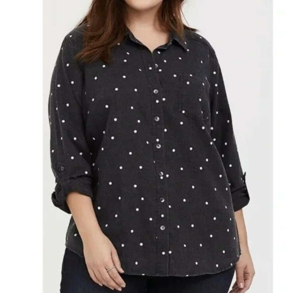 Torrid Top Womens 3 / 3X Polka Dot Button Up Layering Gray White Button Down